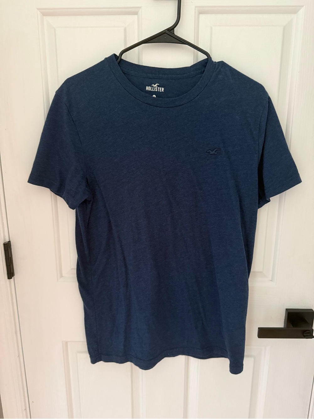 Hollister Men’s Dark Blue Crewneck Tee